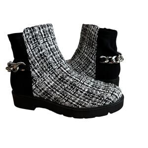 Nine West Talles 2 Tweed and Chain Ankle Moto Boot 8